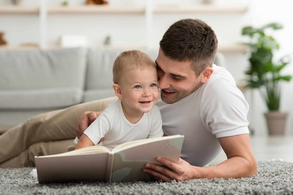 Les souvenirs précieux avec papa : un livre personnalisé papa pour les chérir à jamais